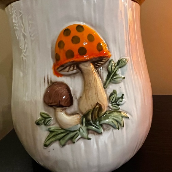 Large Vintage Sears Roebuck Merry Mushroom Ceramic Canister - Picture 8 of 11